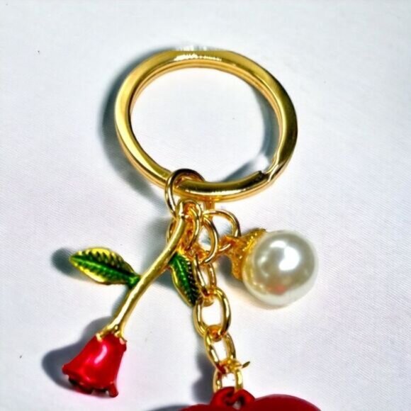 Dimensional Heart & Rose Keychain l Gold Hardware l Rose accent l New - Picture 3 of 6